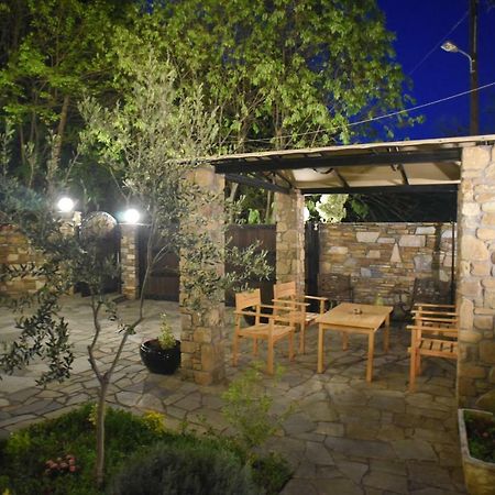 Santa Marina Guesthouse Káto Loutrákion Exteriör bild