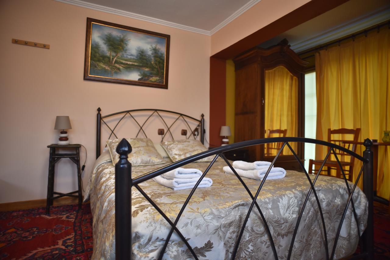 Santa Marina Guesthouse Káto Loutrákion Exteriör bild