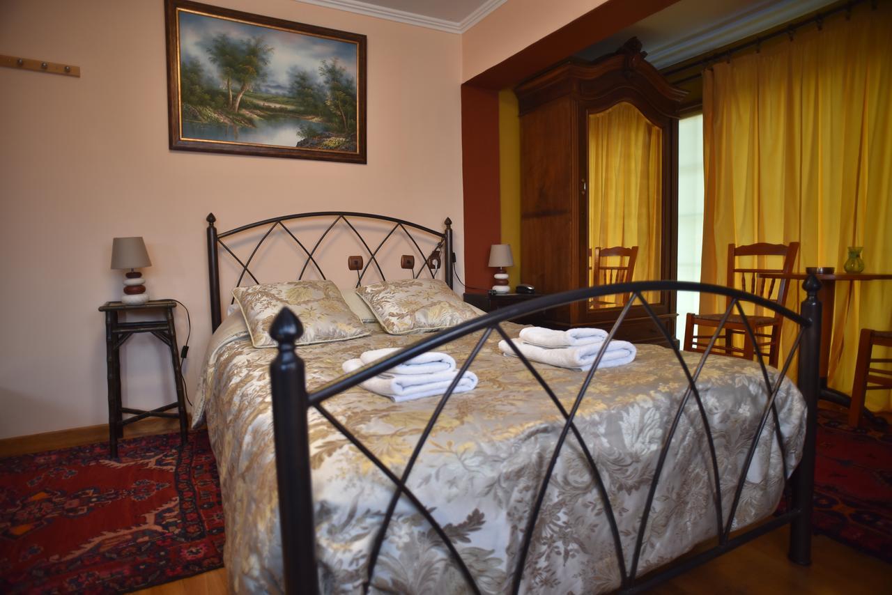 Santa Marina Guesthouse Káto Loutrákion Exteriör bild