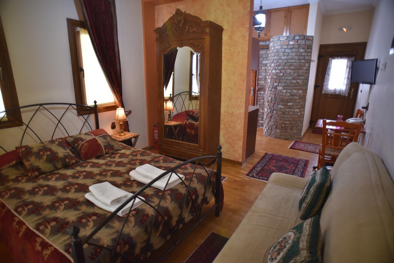Santa Marina Guesthouse Káto Loutrákion Exteriör bild