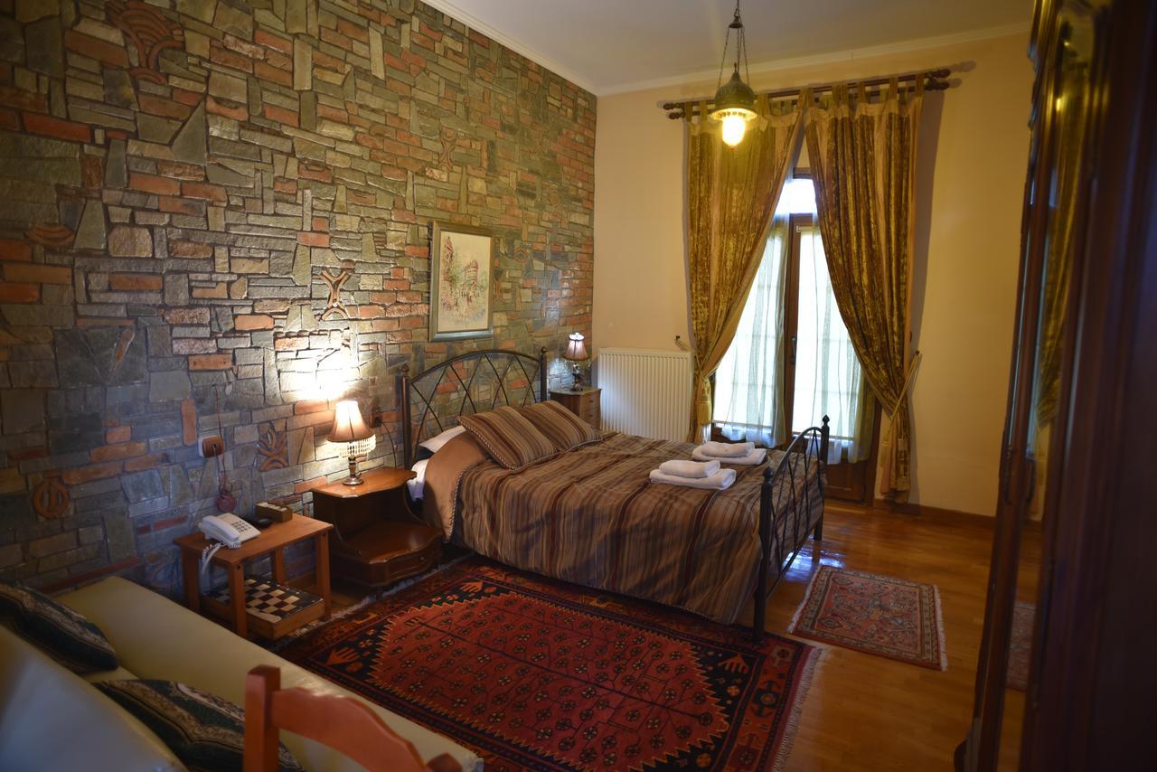 Santa Marina Guesthouse Káto Loutrákion Exteriör bild