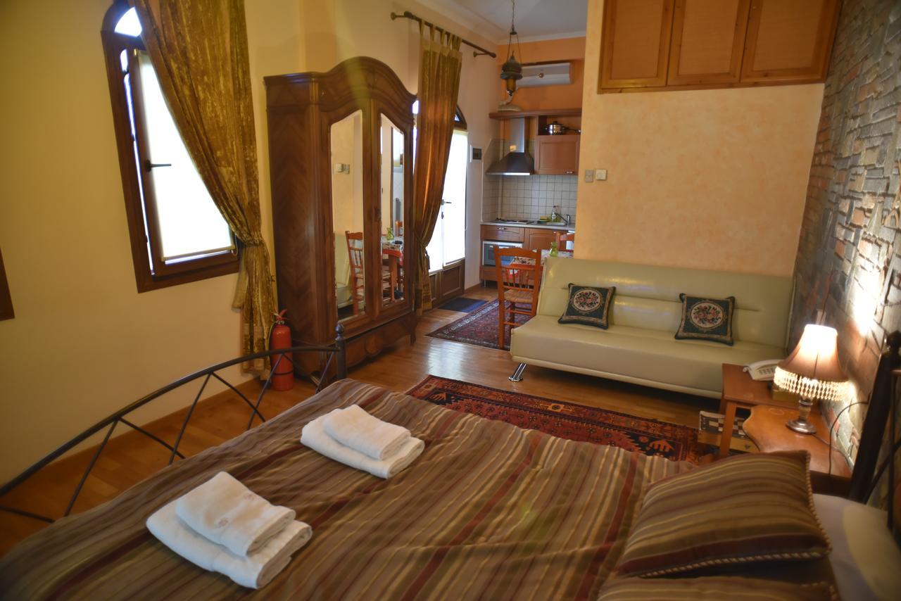 Santa Marina Guesthouse Káto Loutrákion Exteriör bild
