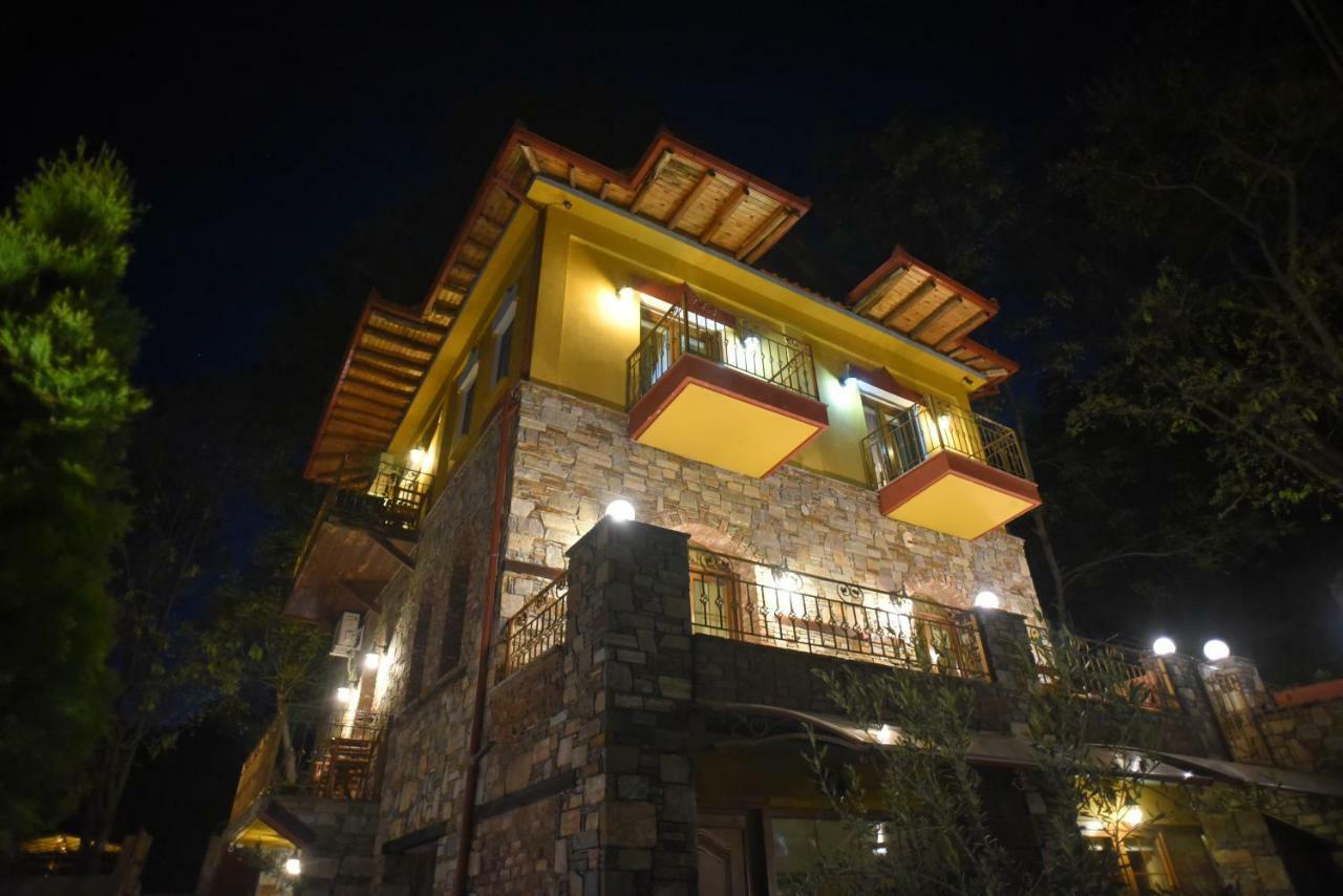 Santa Marina Guesthouse Káto Loutrákion Exteriör bild
