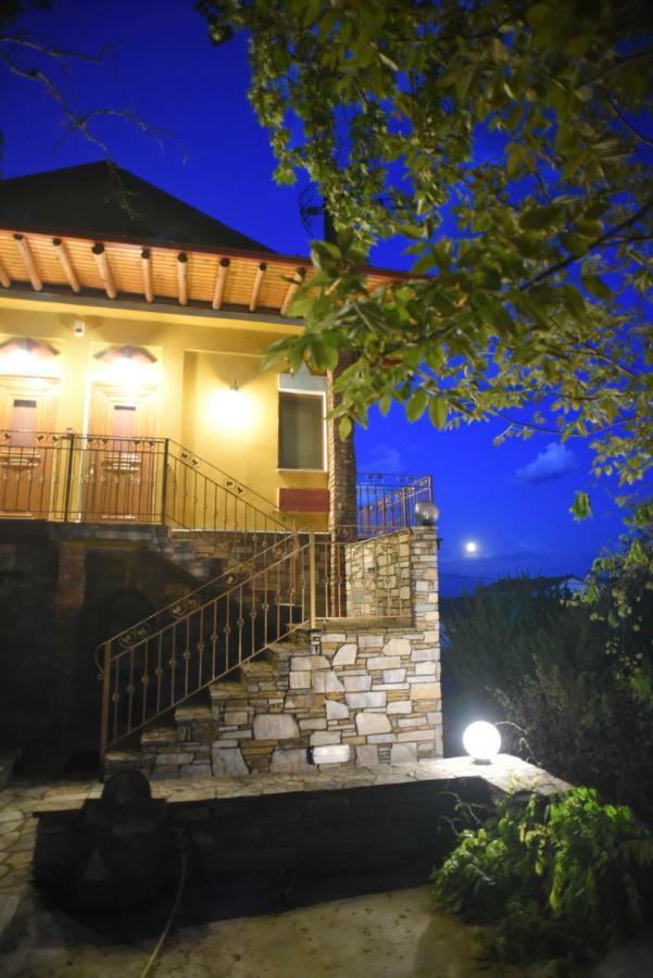 Santa Marina Guesthouse Káto Loutrákion Exteriör bild