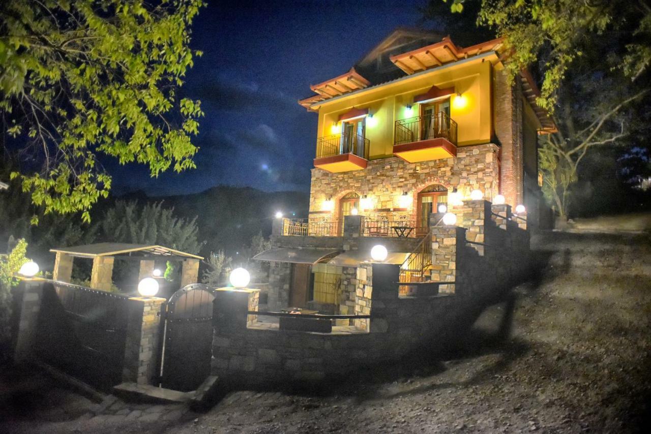 Santa Marina Guesthouse Káto Loutrákion Exteriör bild