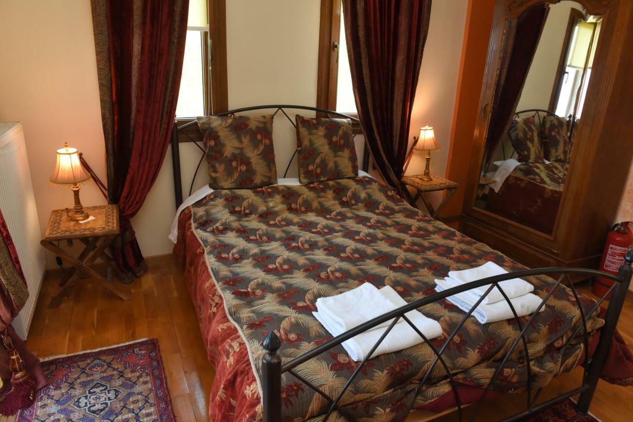 Santa Marina Guesthouse Káto Loutrákion Exteriör bild