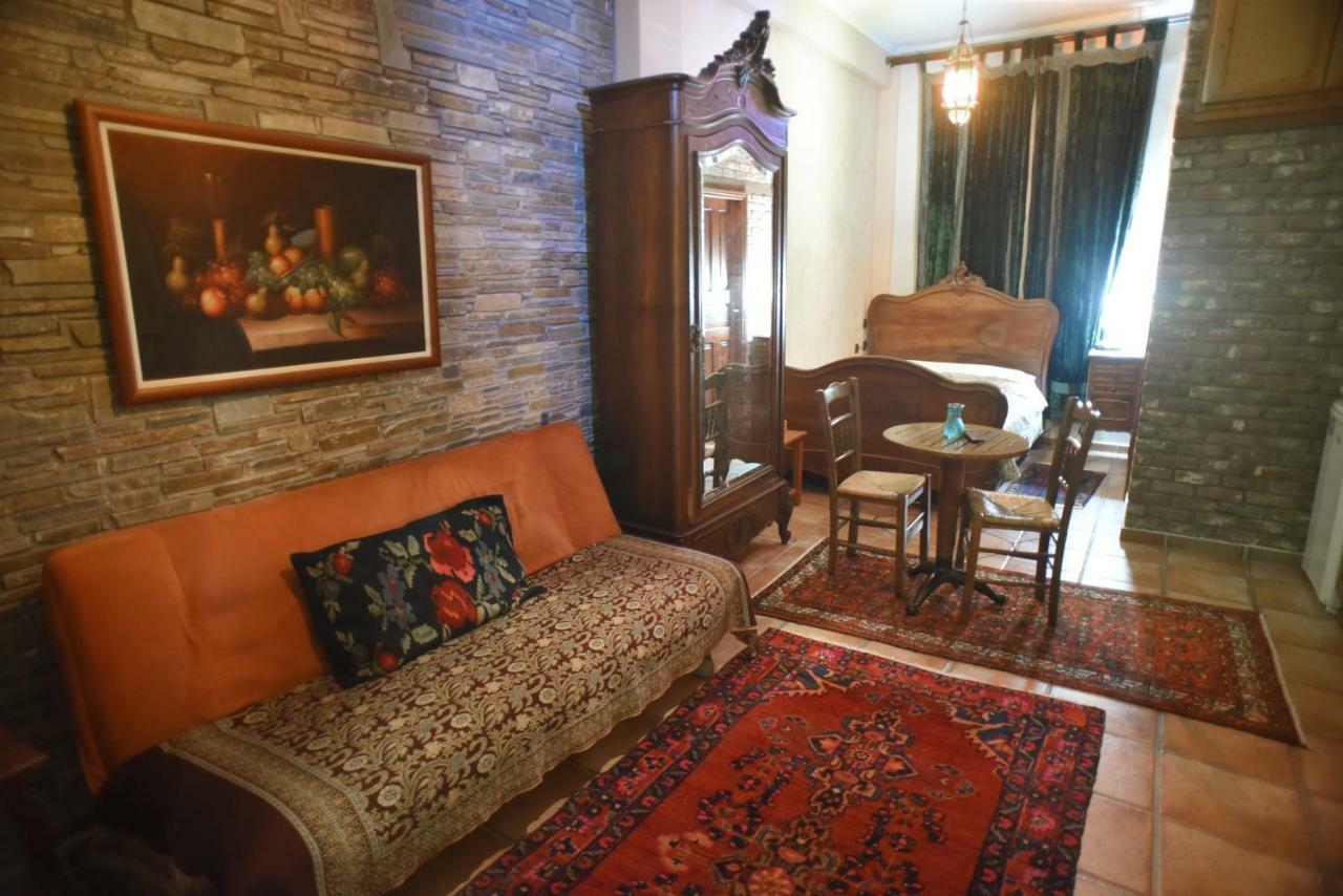 Santa Marina Guesthouse Káto Loutrákion Exteriör bild