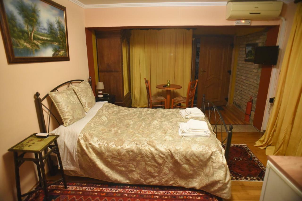 Santa Marina Guesthouse Káto Loutrákion Exteriör bild
