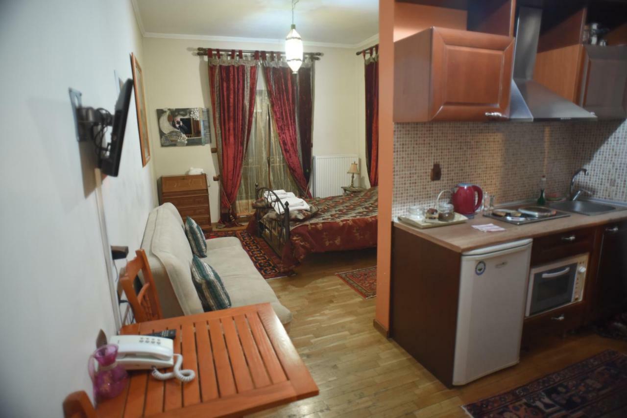 Santa Marina Guesthouse Káto Loutrákion Exteriör bild