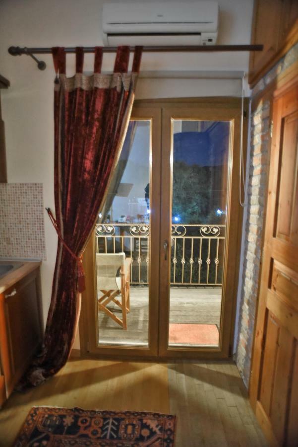 Santa Marina Guesthouse Káto Loutrákion Exteriör bild
