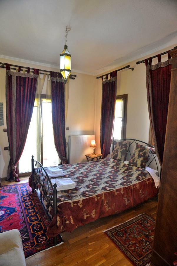 Santa Marina Guesthouse Káto Loutrákion Exteriör bild
