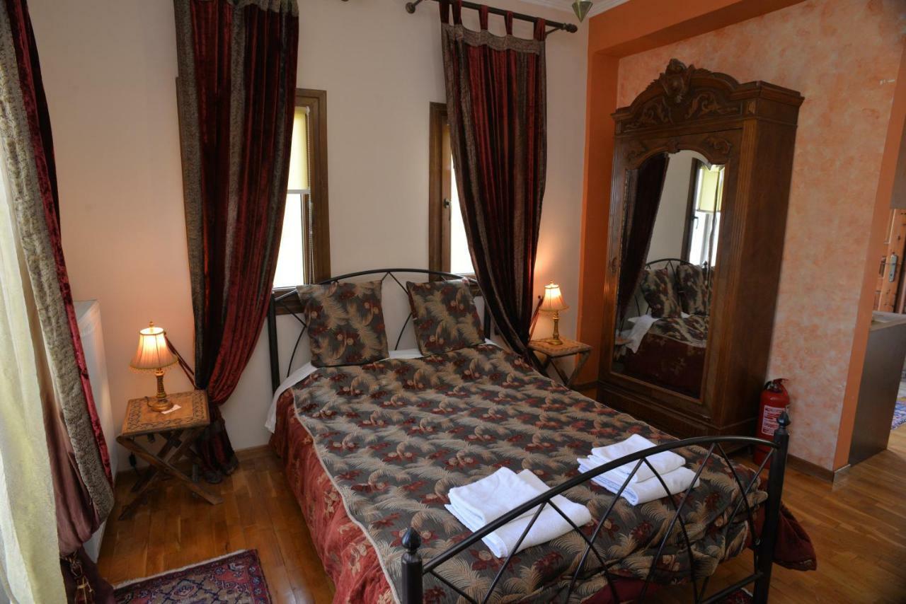 Santa Marina Guesthouse Káto Loutrákion Exteriör bild